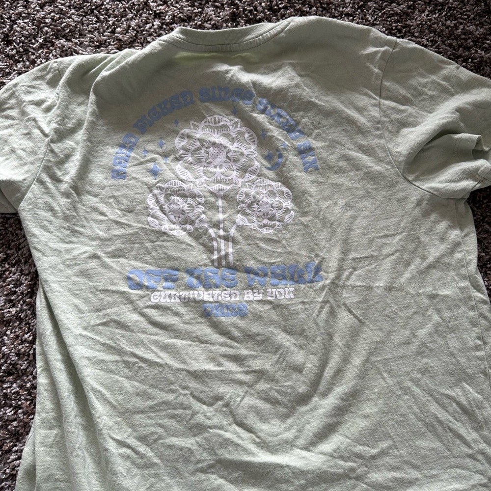 vans tshirt size medium